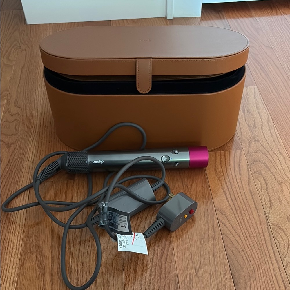 Dyson Hair Styling Set with Brown Case